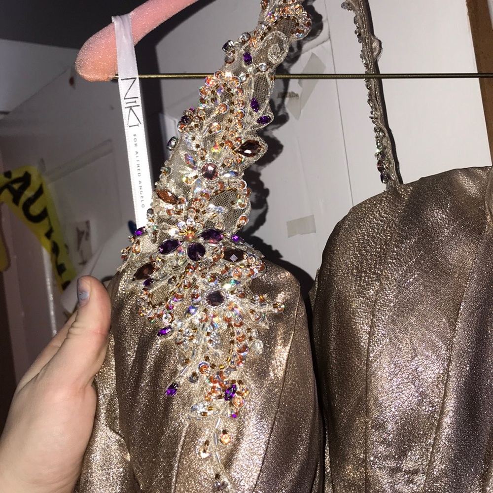 Prom dress - Picture 3 of 6